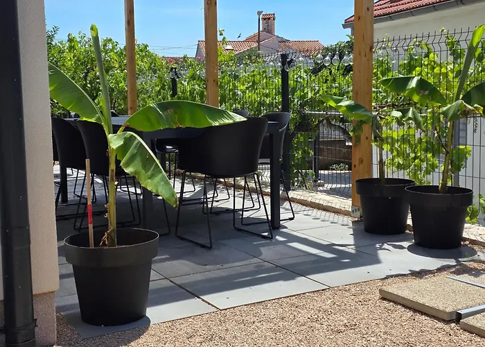 Summer House Le Vito